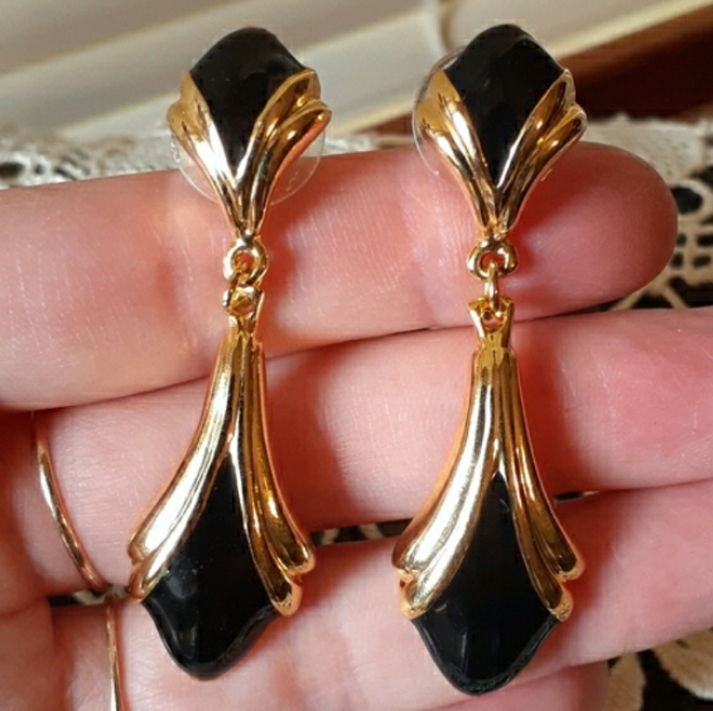 🍁3/$25 SALE! 👉*VINTAGE* BLACK & GOLD EARRINGS ~80s FASHION